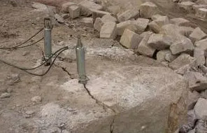 砸墙拆除、专业砸墙排渣、室内外拆除、混凝土开门