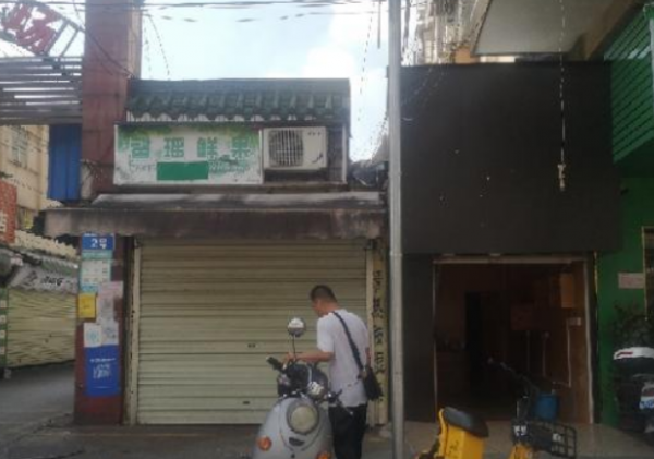 北湖路东二里菜市门口